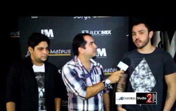 Bastidores: Já é Notícia entrevista Jorge e Mateus no camarim antes do show em Arapiraca-AL