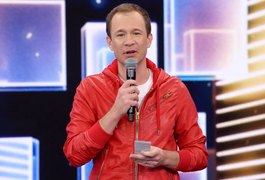 Tiago Leifert substitui Faustão nas tardes de domingo da Globo até estreia de Luciano Huck