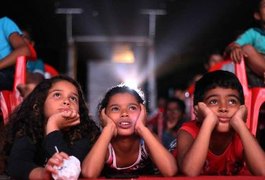 Cine Sesi leva cinema de graça a São Miguel dos Milagres e São Luís do Quitunde