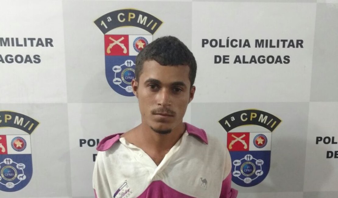 Suspeito de ameaçar populares é detido com armas e facão, em Boca da Mata