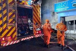 Incêndio é registrado em loja de eletrônicos na antiga Feira do Peixe, em Arapiraca