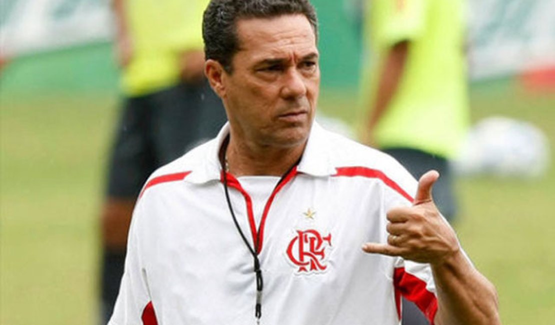Luxemburgo chega ao Flamengo e cobra 'sacrifício' dos jogadores