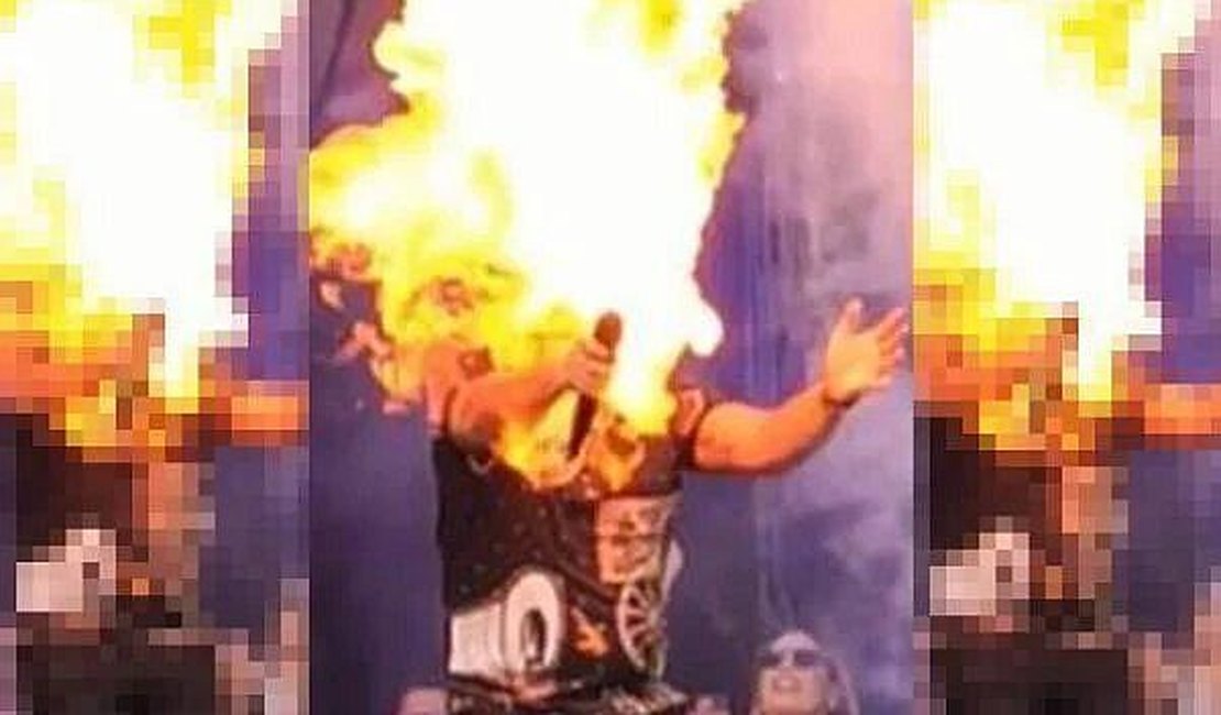 Cantor Xand Avião é atingido por chamas no rosto durante show
