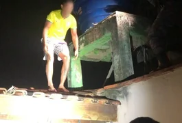 Dois homens são mortos em briga durante festa e autor tenta se esconder em caixa d'água