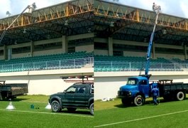 Federação Alagoana de Futebol doa lâmpadas para o estádio da UFAL