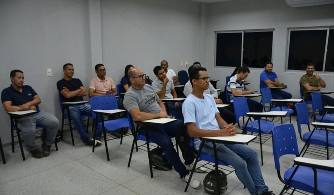 Agreste Saneamento oferece curso gratuito de eletricista industrial em Arapiraca