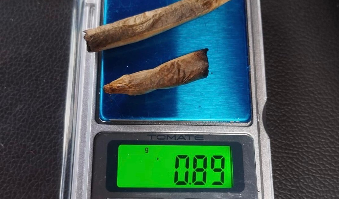 Homem é flagrado com cigarro de maconha durante ronda do Canil em Arapiraca