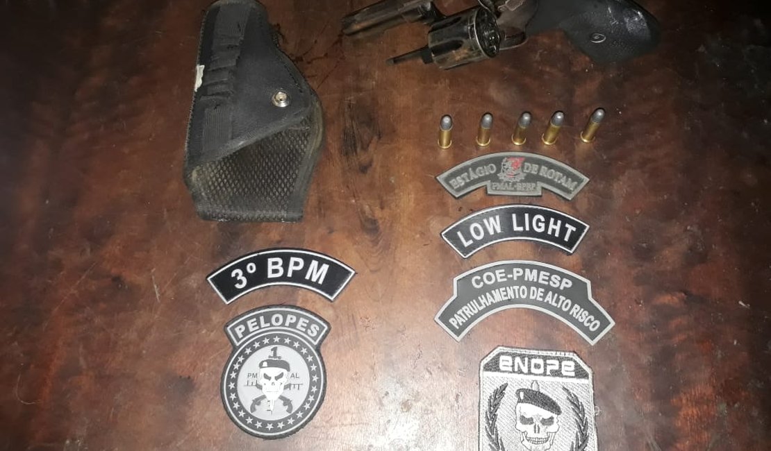 Polícia retira arma de circulação após abordagem em bar de Feira Grande