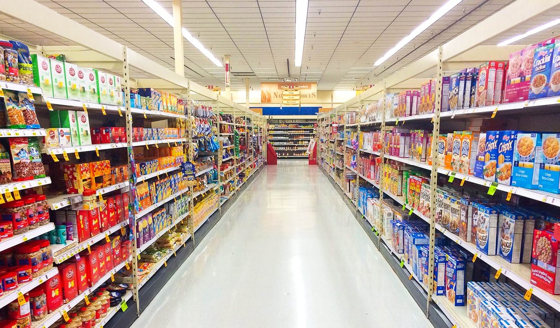 Dentista é presa ao tentar furtar alimentos de supermercado em Maceió