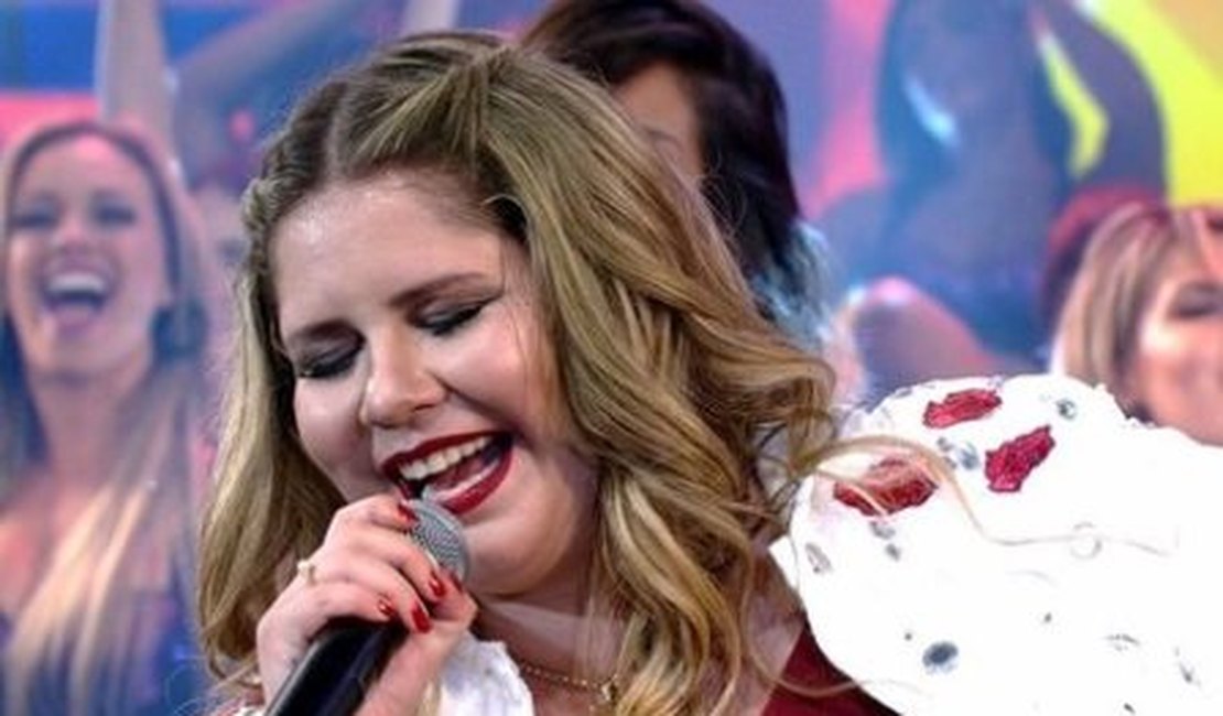 ‘Aprendi a fazer dinheiro com chifre’, diz Marília Mendonça no Domingão