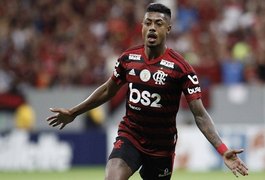 De goleada, Flamengo derruba Corinthians no Maracanã