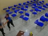 Aluna ataca e esfaqueia professora dentro de sala de aula