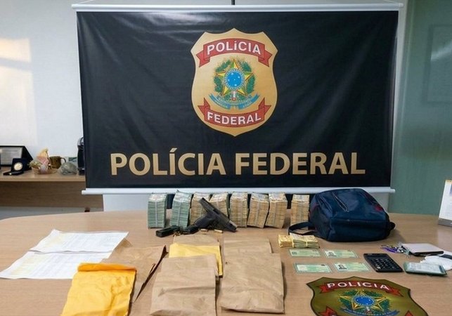 Policial aposentado é preso pela PF com R$ 500 mil, lista de nomes e material de campanha de JHC