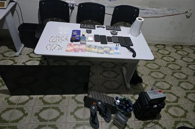 PM prende três pessoas e realiza apreensão de drogas, arma e objetos roubados em Arapiraca