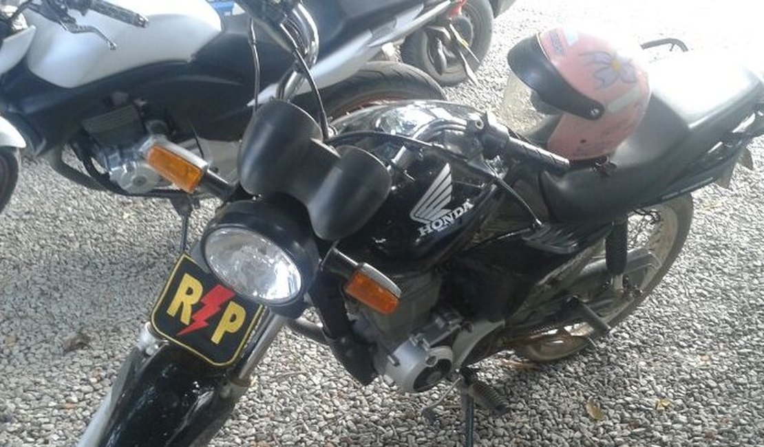 Menores são apreendidos no “Lixão” após roubarem motocicleta e mercadinho em Igaci