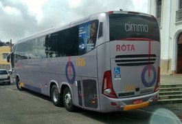 Quadrilha armada assalta coletivo e leva passageiros para canavial na AL-220