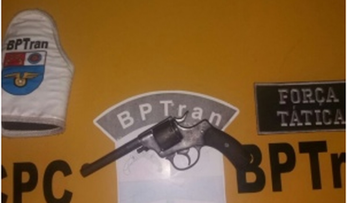 Denúncia leva PM a apreender arma e munições no Benedito Bentes, em Maceió