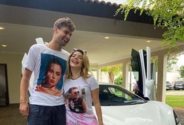 Rezende é visto em festa sem Gkay, que se pronuncia: 'Macho sendo um m.'