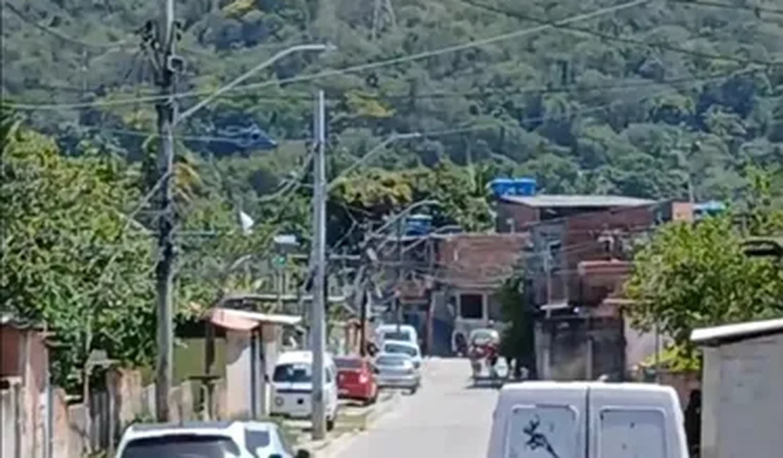 Helicóptero é atingido por tiros enquanto sobrevoava durante operação
