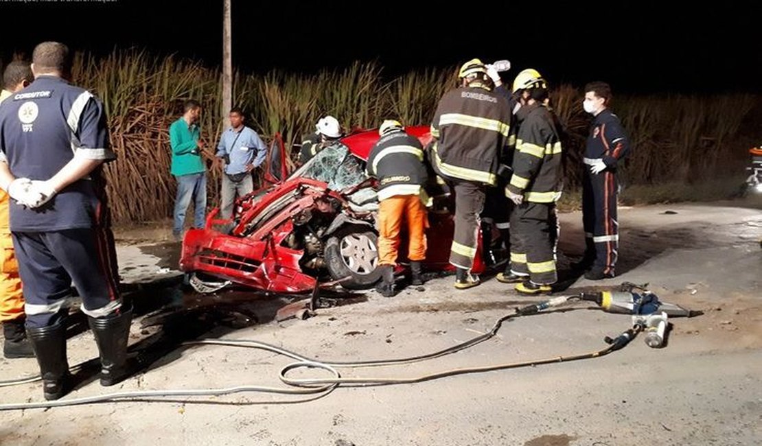Um morre e outro fica gravemente ferida em acidente na AL-220, em São Miguel