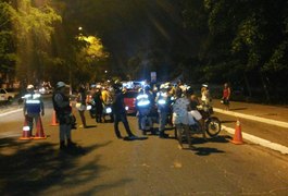 Operação Lei Seca flagra 17 motoristas sem habilitação em Maceió