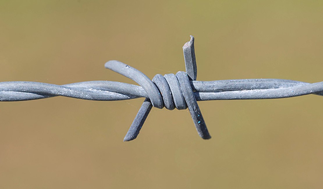 Desentendimento por causa de cerca resulta em ameaça com arma de fogo e prisão em Craíbas