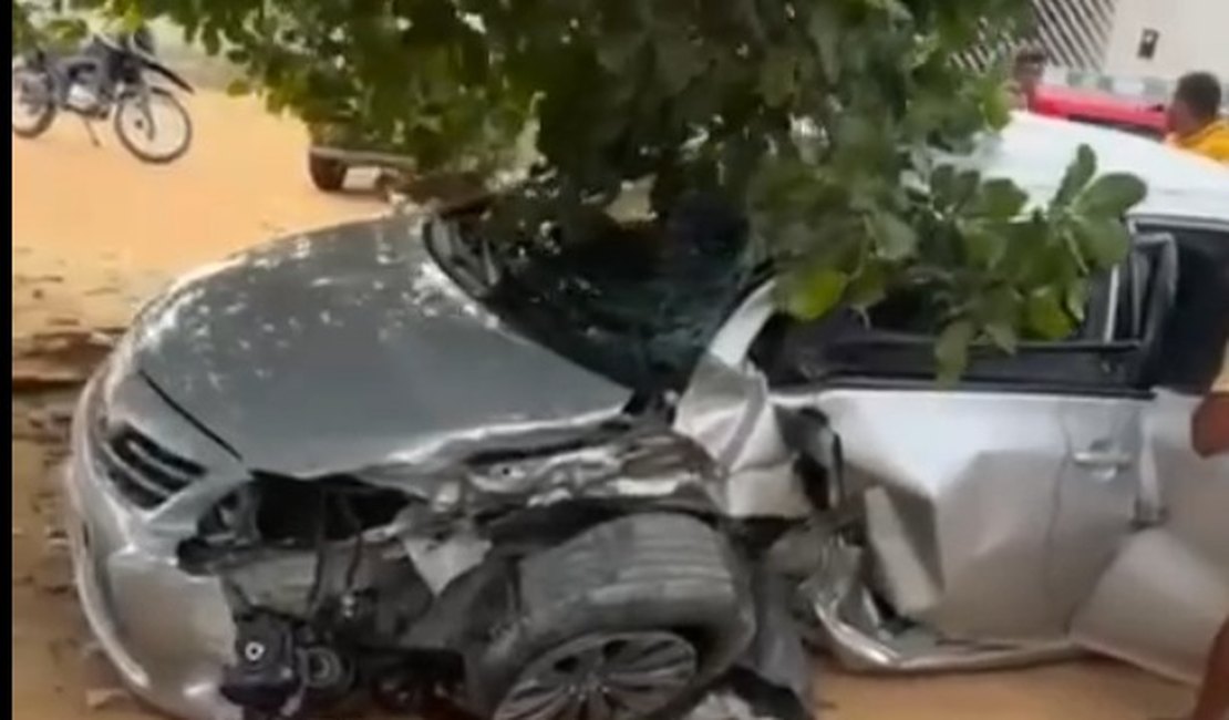 Cantor de vaquejada sofre acidente de carro na zona rural de Girau do Ponciano