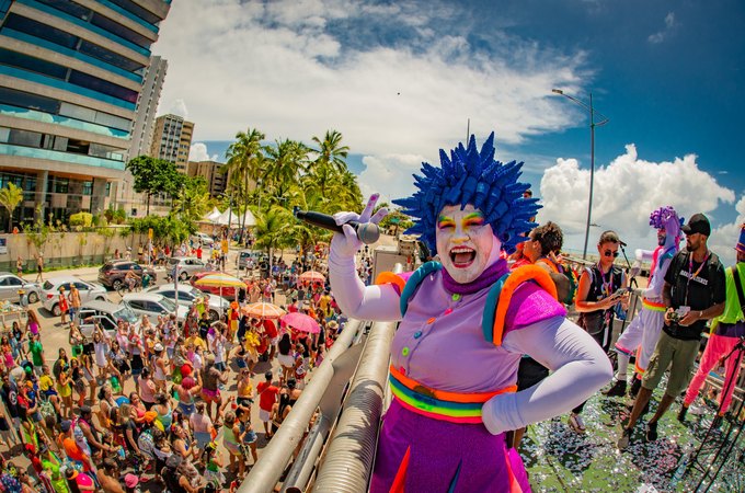 Prévias carnavalescas movimentam Maceió com blocos, frevo e tradição; veja a programação