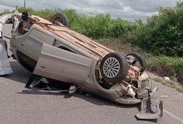 Capotamento é registrado na AL-220 entre Delmiro Gouveia e Olho d’Água do Casado