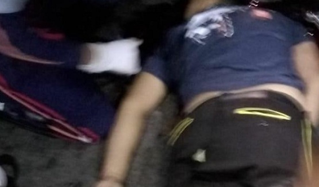 Segurança colide com moto na traseira de caminhão e morre na AL-110, em Arapiraca