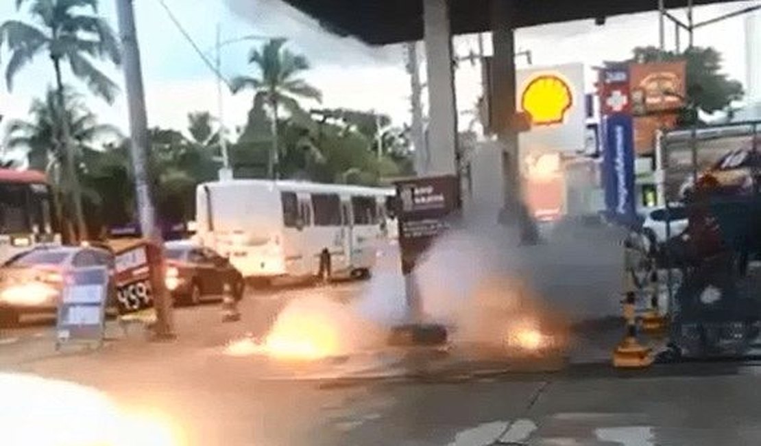 Princípio de incêndio em posto de combustíveis assusta motoristas