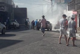 Condutor abandona veículo às pressas após princípio de incêndio no centro de Arapiraca