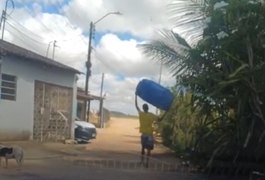 Suspeito de furto é flagrado por moradores em Arapiraca