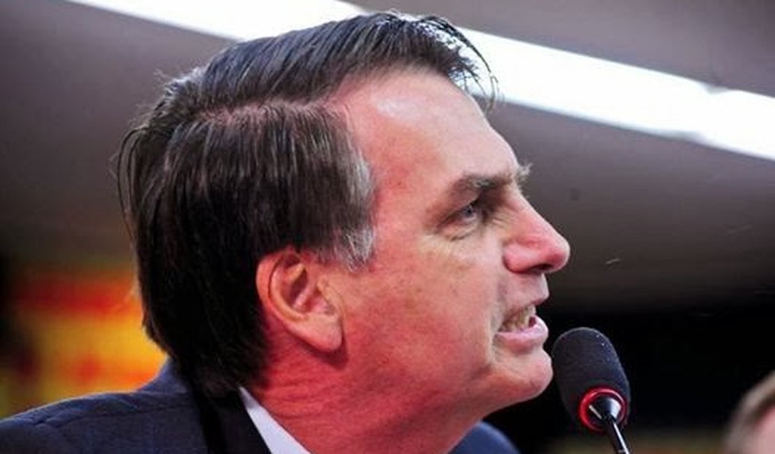 Jair Bolsonaro diz que sonha em ver general comandando MEC