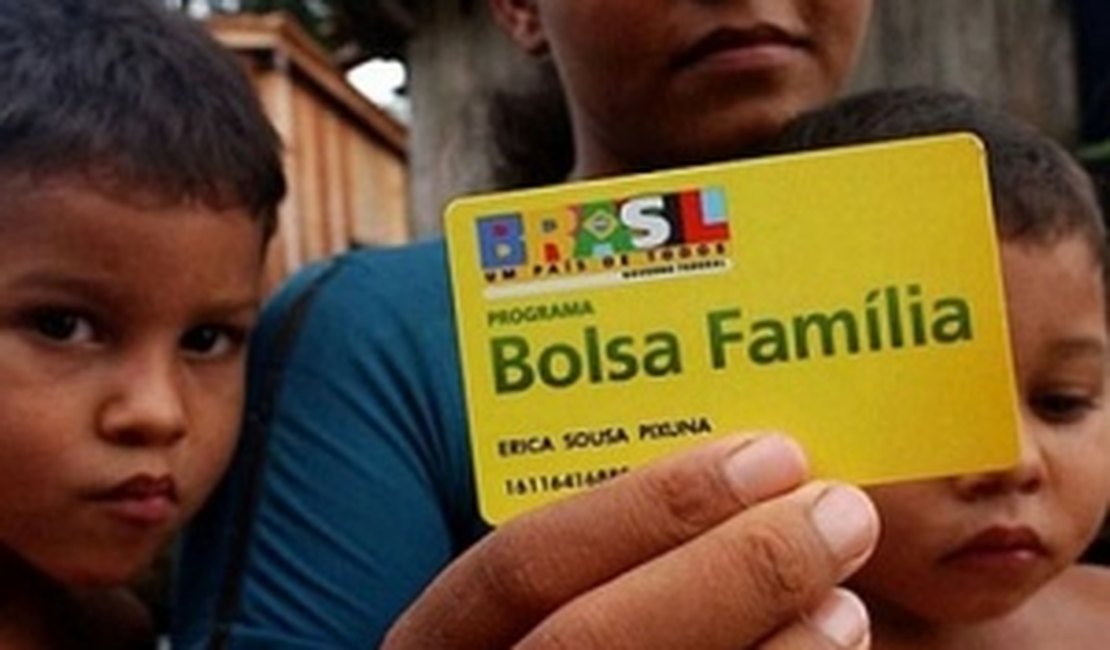 Mais de 25 mil famílias alagoanas devem atualizar dados em programas sociais