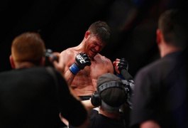 Spider brinca, derruba Bisping, mas é derrotado e reclama: 'Corrupção'