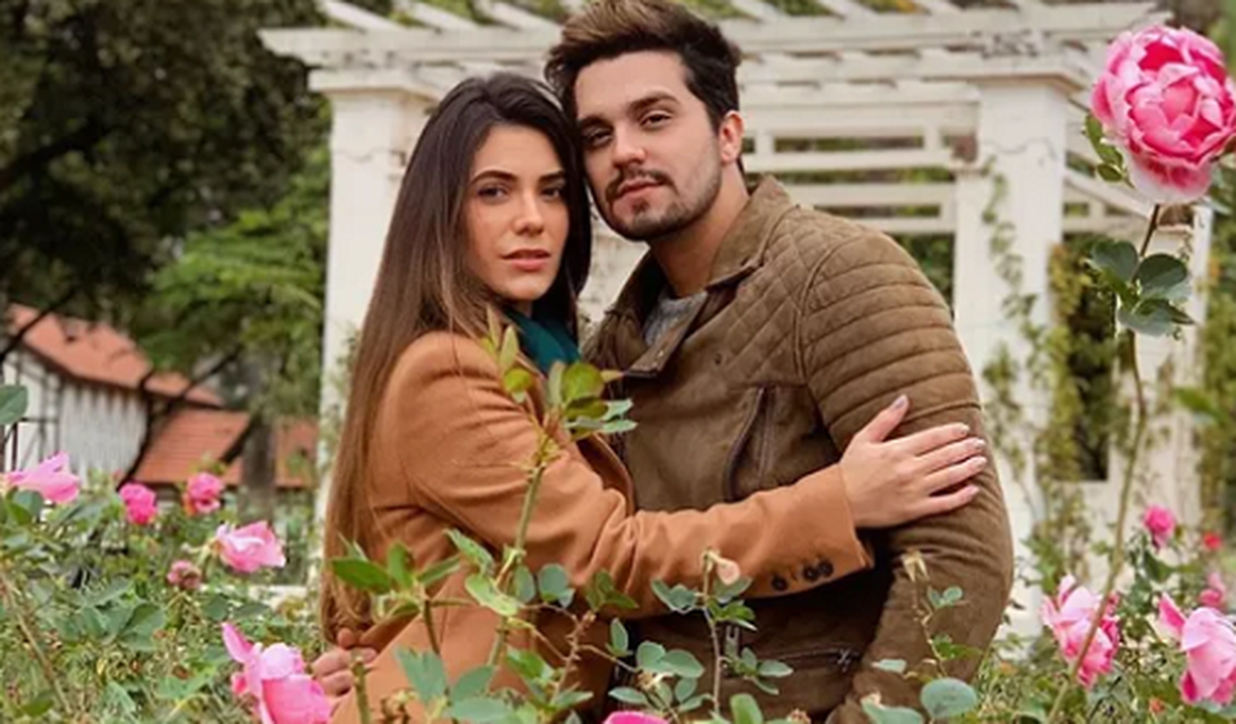 Luan Santana anuncia casamento com Jade Magalhães