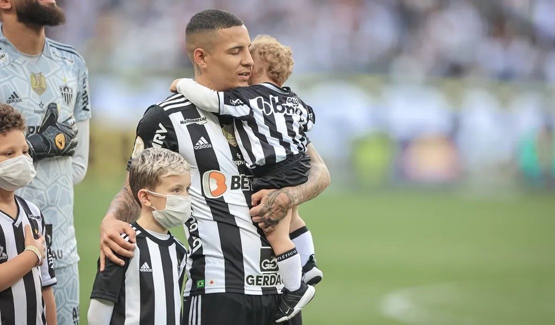 Guilherme Arana sofre grave lesão no joelho e perde chance de ir à Copa do Mundo