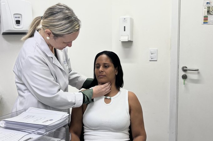 Médica do Hospital Metropolitano alerta para sinais de doenças na tireoide e ressalta oferta de tratamento pelo SUS