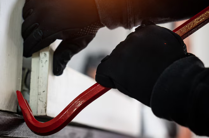 Motocicleta é furtada na garagem de residência no bairro Guaribas, em Arapiraca