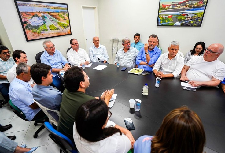 Prefeito Luciano Barbosa e Renan Calheiros debatem novos investimentos para Arapiraca