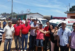 Veridiano Almir entrega nova ambulância para rede pública de saúde