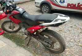 Em rondas, PM recupera mais uma moto roubada no Agreste