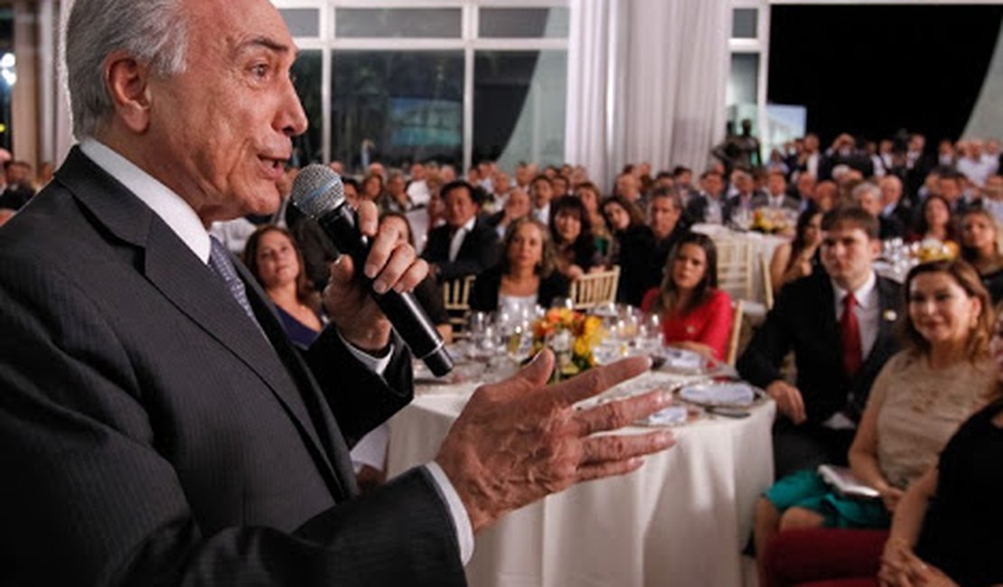 Governo fará jantar na casa de Maia antes da votação da PEC