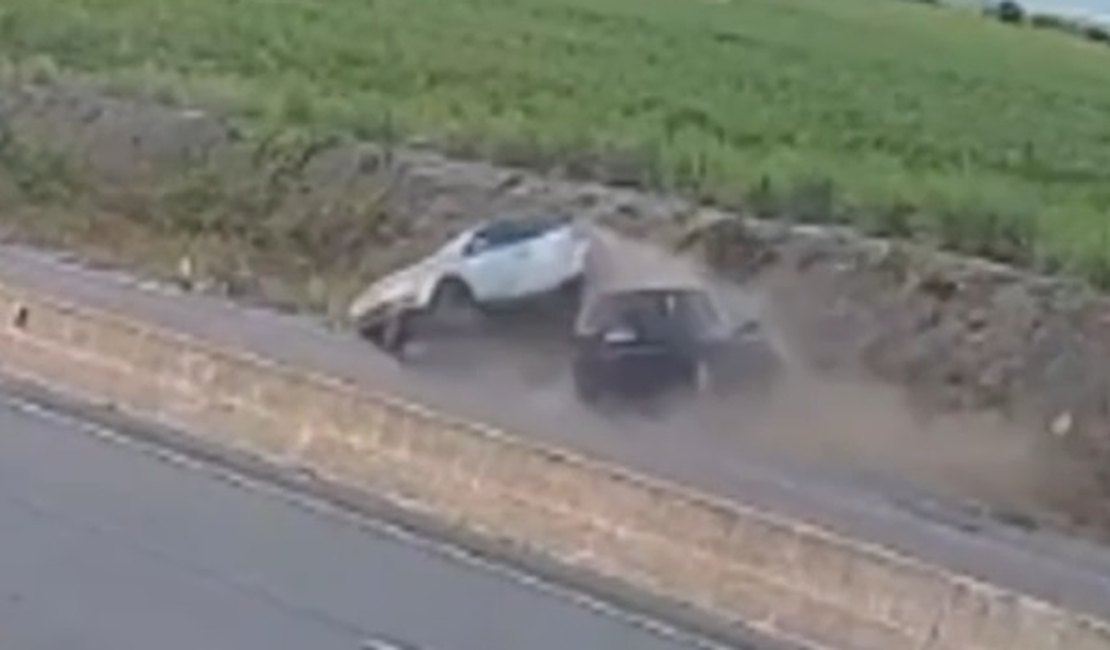 Câmera de segurança registra colisão que resultou na morte de um homem na AL-220, em Campo Alegre