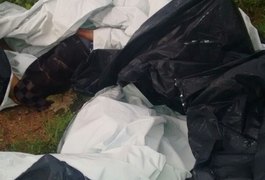 Cadáver é encontrado enrolado em lona, em Arapiraca
