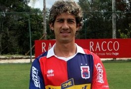 Jogador revelado pelo CRB anuncia aposentadoria aos 32 anos