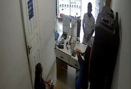 Roubado mais uma vez, comerciante do Sertão de Alagoas oferece recompensa de R$ 5 mil para quem achar assaltantes