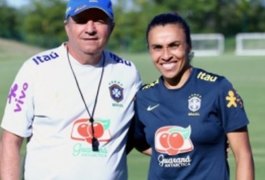 Técnico da Seleção Brasileira garante participação de Marta na Copa do Mundo