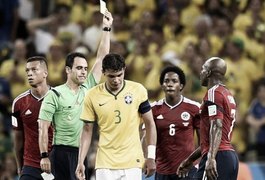 Imprudente na defesa, Seleção Brasileira é a mais faltosa do Mundial